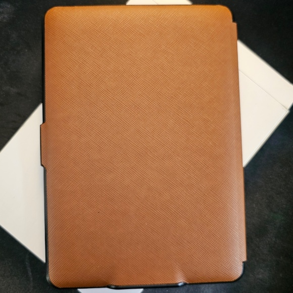 Authentic Omoton Kindle Paperwhite (pre-2018 models) hardshell case, NIB, brown - Picture 2 of 5